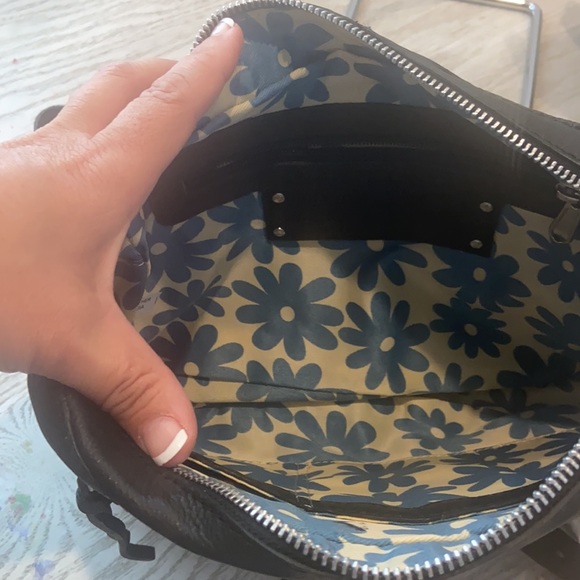 Nino Bosi Black Glove Leather Crossbody Shoulderbag.  Excellent condition! - Picture 11 of 12